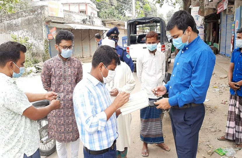 নরসিংদীতে লকডাউনে কঠোর প্রশাসন 