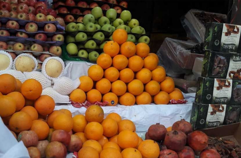 বাড়তি দামে বিক্রি হচ্ছে ফল