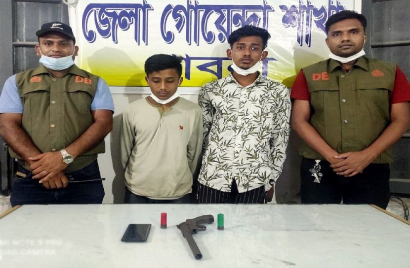 পাবনায় কিশোর গ্যাংয়ের ২ সদস্য আটক 