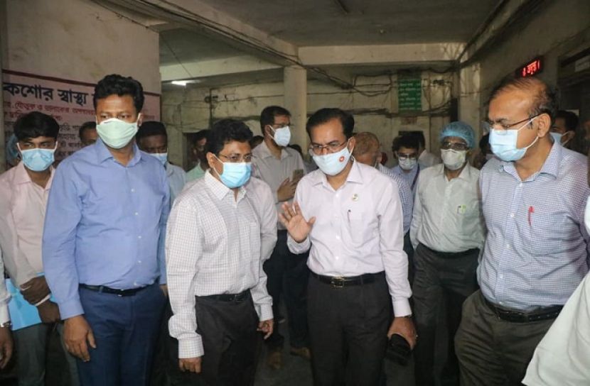 শেবাচিম হাসপাতাল পরিদর্শন করলেন বিভাগীয় কমিশনার