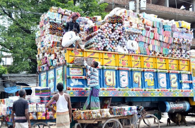 বিপর্যস্ত বাবুরহাটের ক্ষতি দু-হাজার কোটি টাকা 