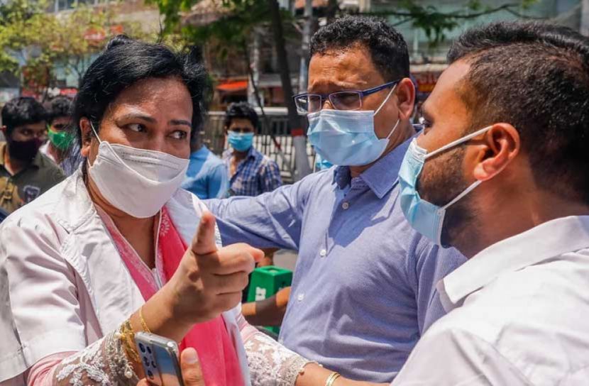 চিকিৎসক-পুলিশের পাল্টা বিবৃতি, হাইকোর্টের ক্ষোভ
