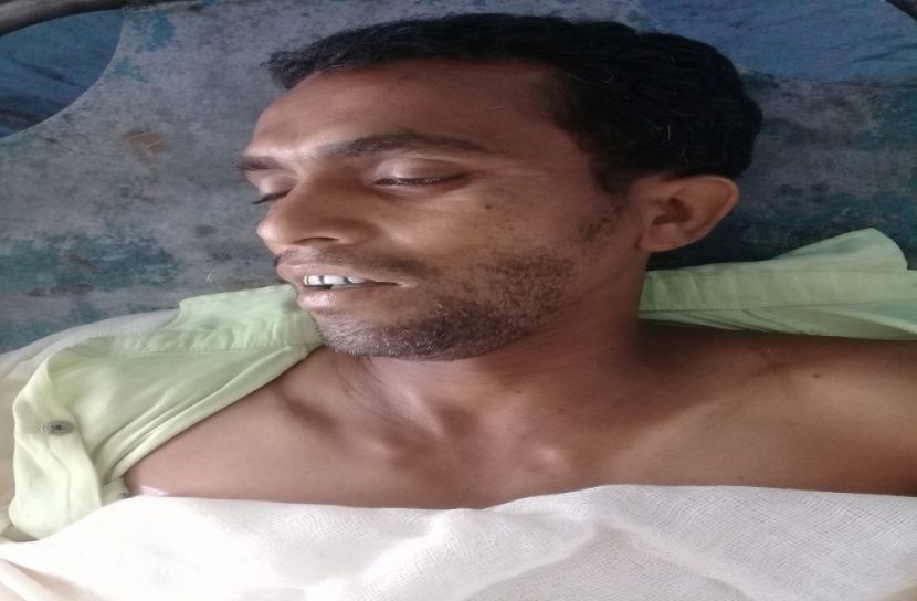 গাড়ি উল্টে শ্রমিক নিহত
