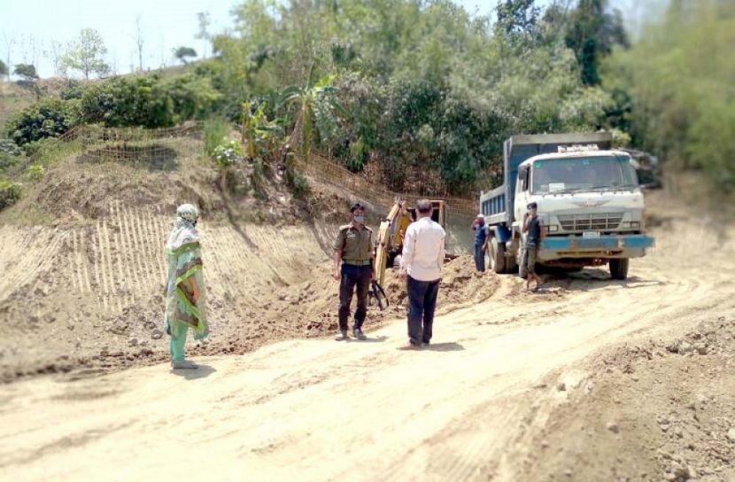 মাটি কাটায় আড়াই লক্ষ টাকা জরিমানা