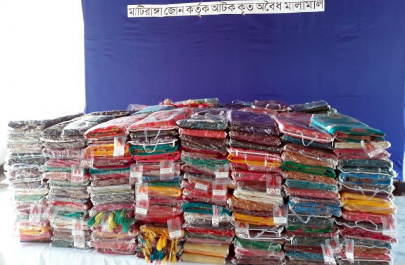 ১৬ লাখ টাকার ভারতীয় শাড়ি উদ্ধার