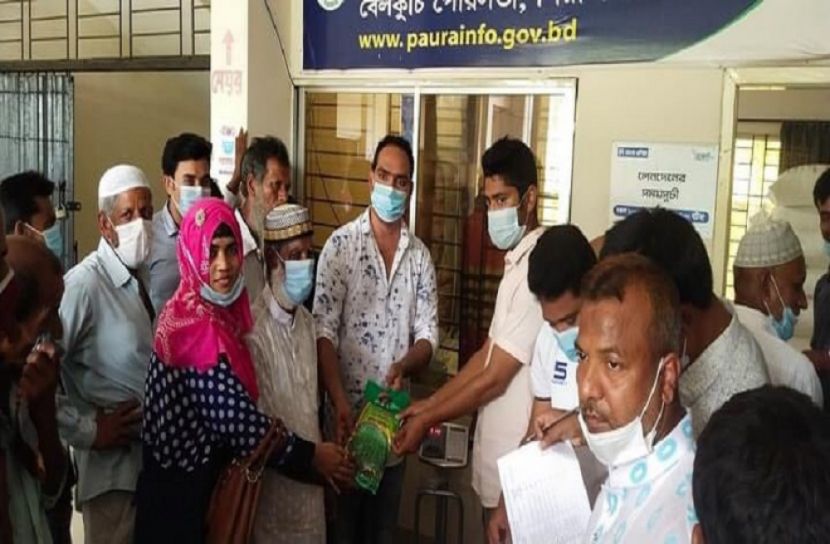 কৃষকের মাঝে পাট বীজ ও সার বিতরণ 