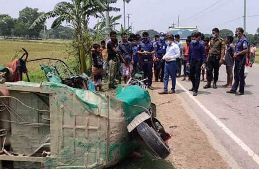 ট্রাক-অটোরিকশা সংঘর্ষে নিহত ৩