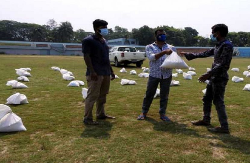 পরিবহন শ্রমিকরা পেলেন প্রধানমন্ত্রীর উপহার 