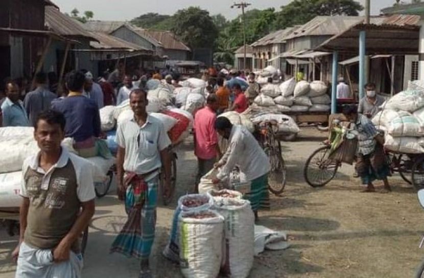 বোয়ালমারীতে হাট ইজারায় দেড় কোটি টাকার রাজস্ব আদায়