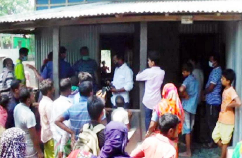 বাবাকে পিটিয়ে হত্যা, ছেলে পলাতক 