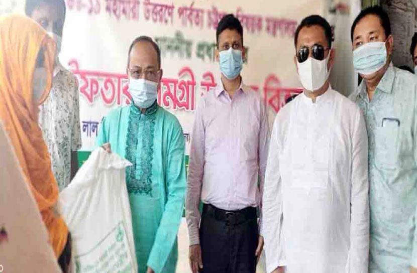 প্রধানমন্ত্রীর ইফতার সামগ্রী পেল কর্মহীন ৭শ পরিবার