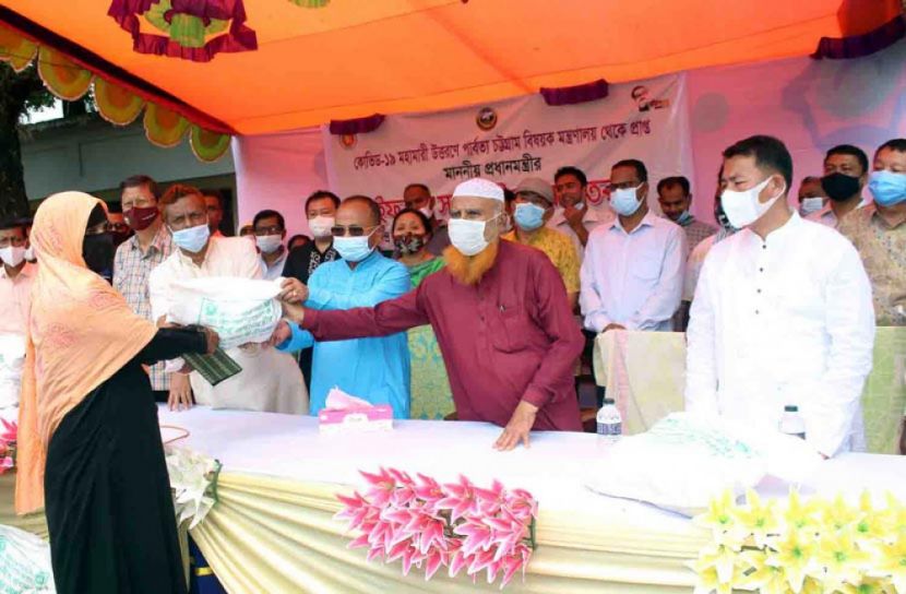 ৬শ পরিবার পেল প্রধানমন্ত্রীর ইফতার সামগ্রী