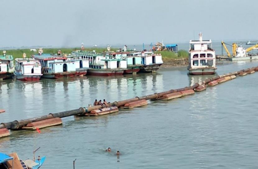 স্পিডবোটের পর এবার লঞ্চঘাটেও ব্যারিকেড