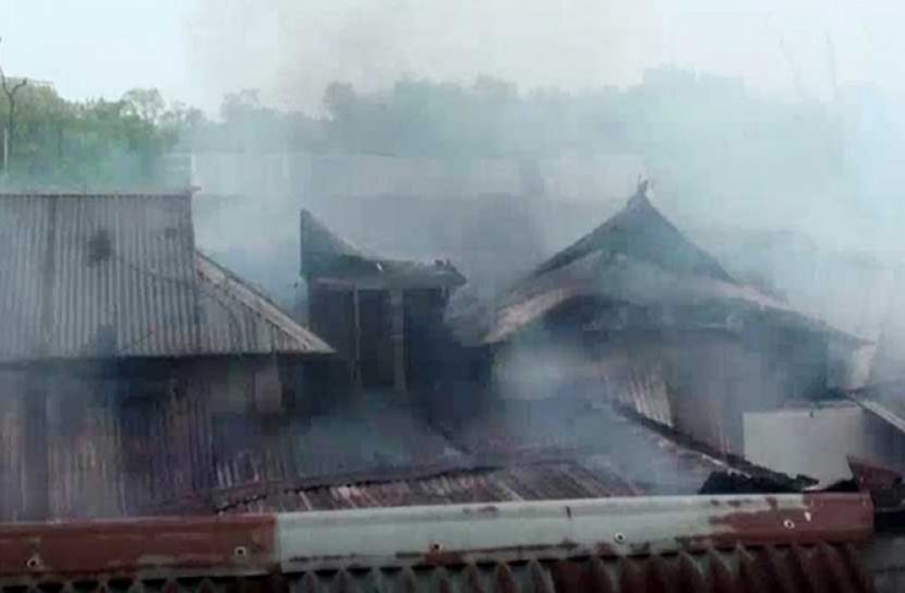 গাজীপুরে সিলিন্ডার বিস্ফোরণে ২৪টি ঘর পুড়ে ছাই