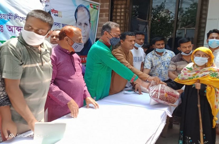 বোয়ালমারীতে ঈদ বস্ত্র বিতরণ