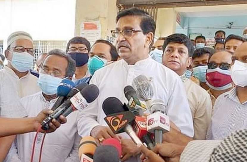 খালেদা জিয়াকে বিদেশে নেয়ার প্রয়োজন নেই : হানিফ