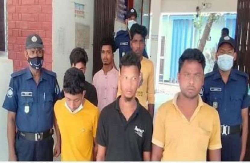  অটোভ্যানসহ চার ছিনতাইকারী আটক