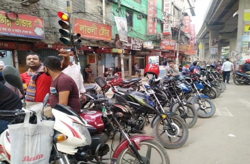 অ্যাপে অনীহা, যাত্রী চলছে কন্ট্রাক্টে