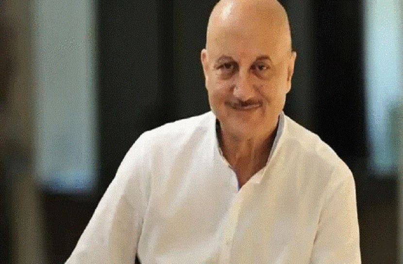 মোদী ভূমিকায় ক্ষুদ্ধ-অনুপম খের