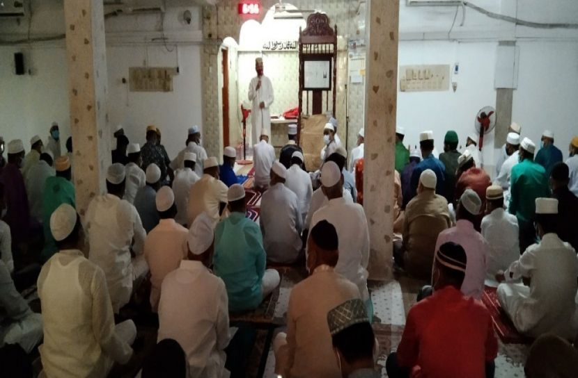 নড়াইলে সকাল ৭ টায় ঈদের প্রধান জামায়াত অনুষ্ঠিত 