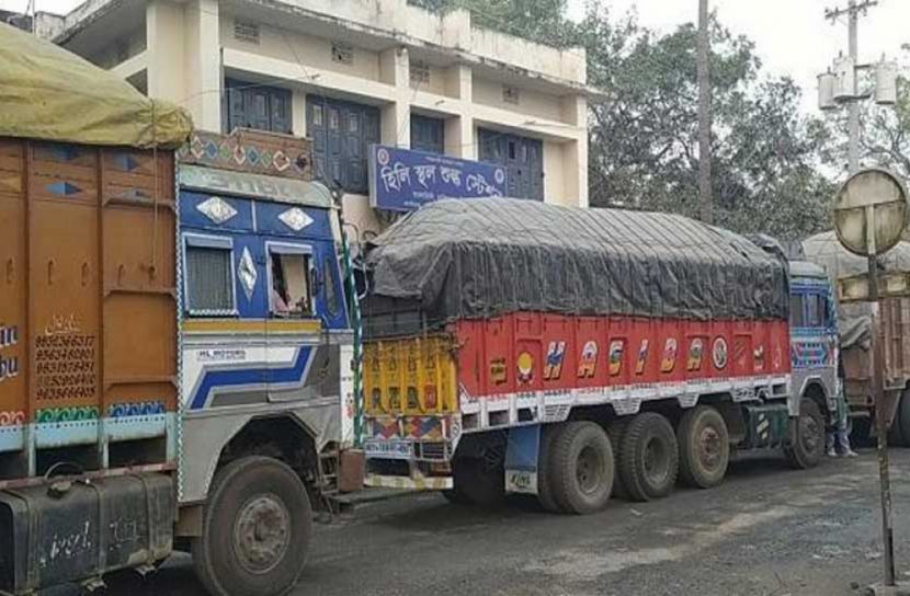 হিলি স্থলবন্দর দিয়ে আমদানি-রফতানি শুরু