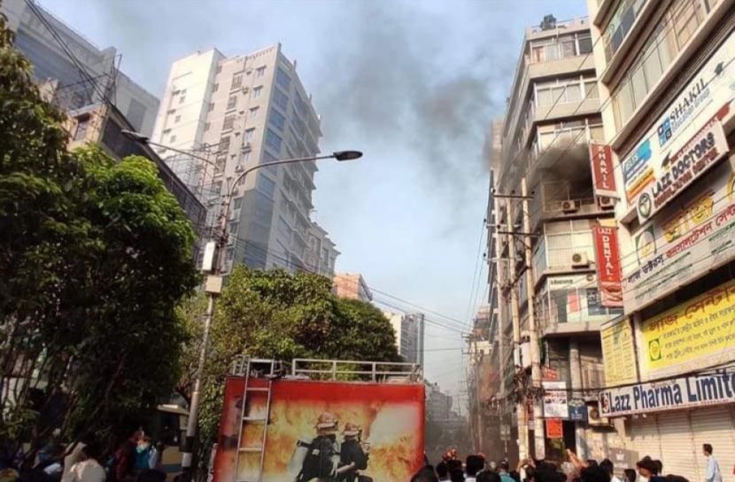 রাজধানীর বহুতল ভবনের আগুন নিয়ন্ত্রণে