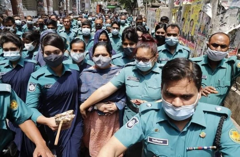সাংবাদিক রোজিনাকে চিকিৎসা দেওয়ার নির্দেশ