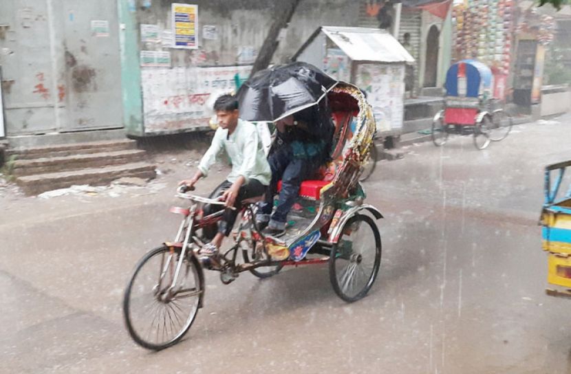 রাজধানীতে স্বস্তির বৃষ্টি 