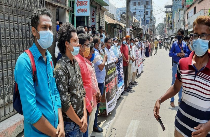 রোজিনার মুক্তির দাবিতে জেলায় জেলায় মানববন্ধন