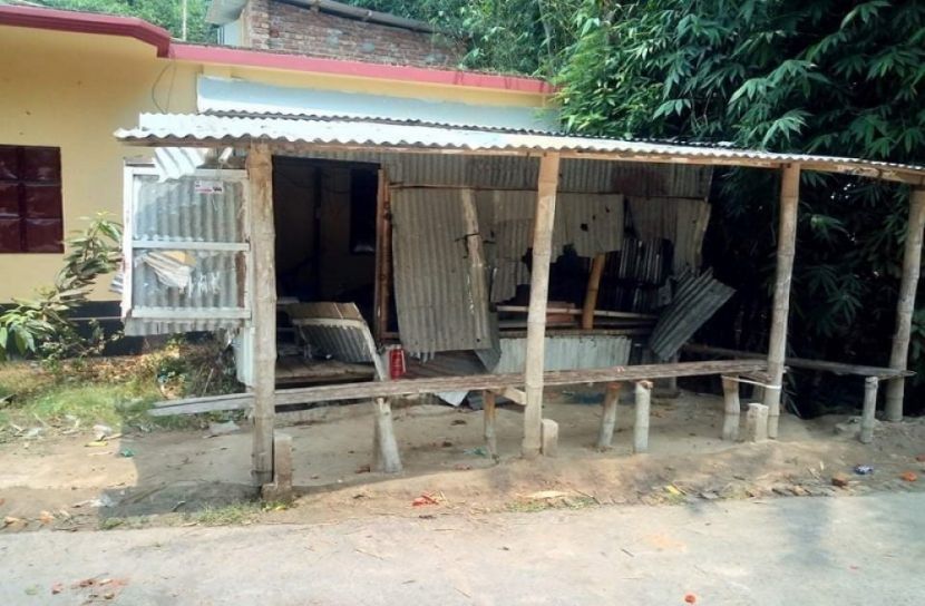 বোয়ালমারীতে সংঘর্ষ, বাড়িঘর ভাংচুর 
