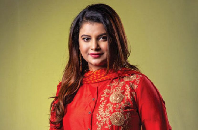 স্বামী ছাড়া মা হলেন শবনম ফারিয়া