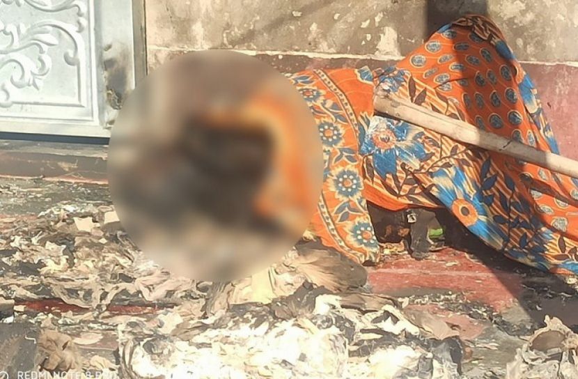 নড়াইলে বৃদ্ধাকে পুড়িয়ে হত্যা 
