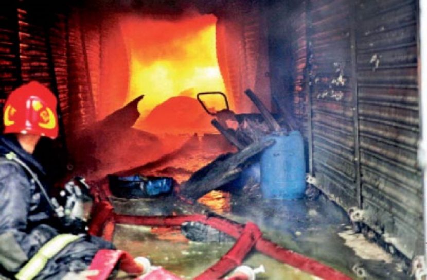 সোনারগাঁয় ডাইং কারখানায় গ্যাসের আগুনে দগ্ধ ৫ 