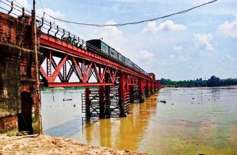 কালুরঘাট সেতুতে আটকে যাচ্ছে ডুয়েল গেজ ট্রেন চালুর স্বপ্ন