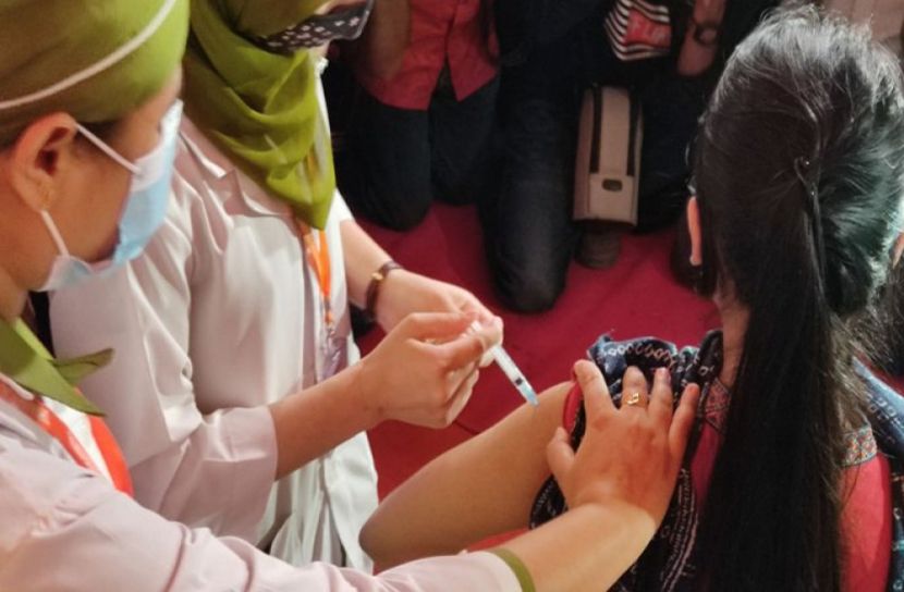 চীনা টিকার প্রয়োগ শুরু