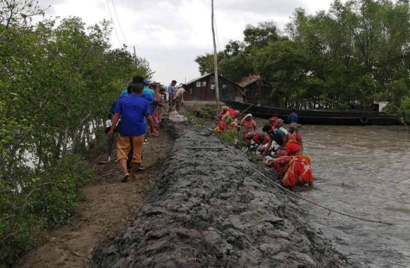 উপকূলীয় এলাকায় পানি প্রবেশ