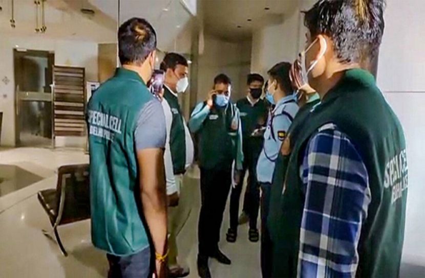 বিজেপি নেতার টুইট ভুল ধরায় টুইটারের অফিসে অভিযান