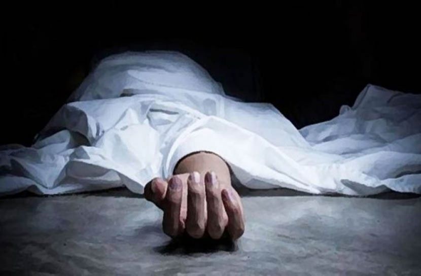 বিলের পানিতে মাছ শিকারির লাশ