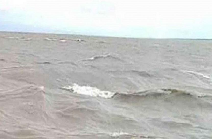 ট্রলার ডুবি : আরও ১ শিশুর লাশ উদ্ধার 
