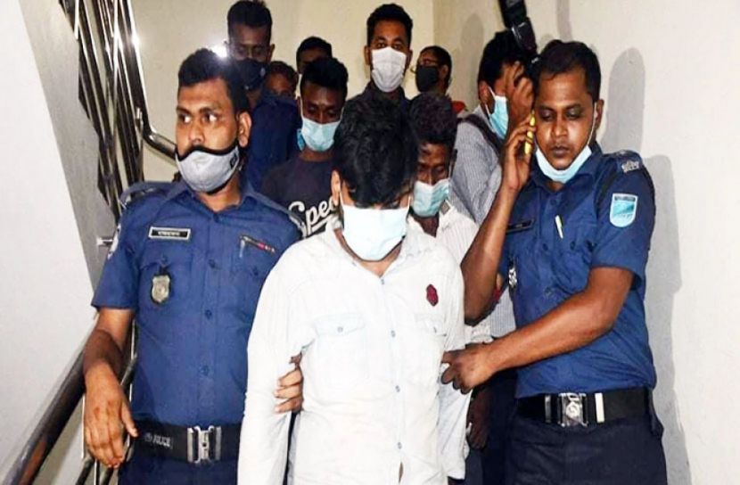 চলন্ত বাসে গণধর্ষণ: ৫ আসামি রিমান্ডে
