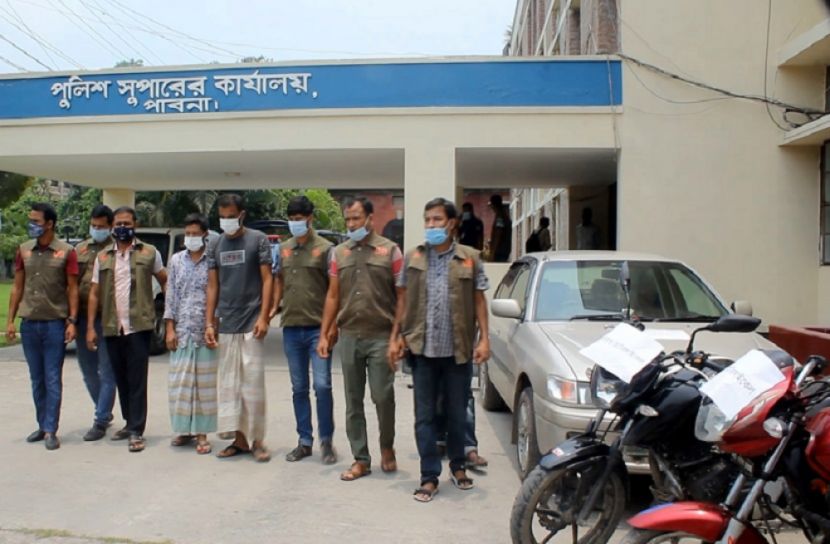 ছিনতাইকারী চক্রের ২ সদস্য আটক