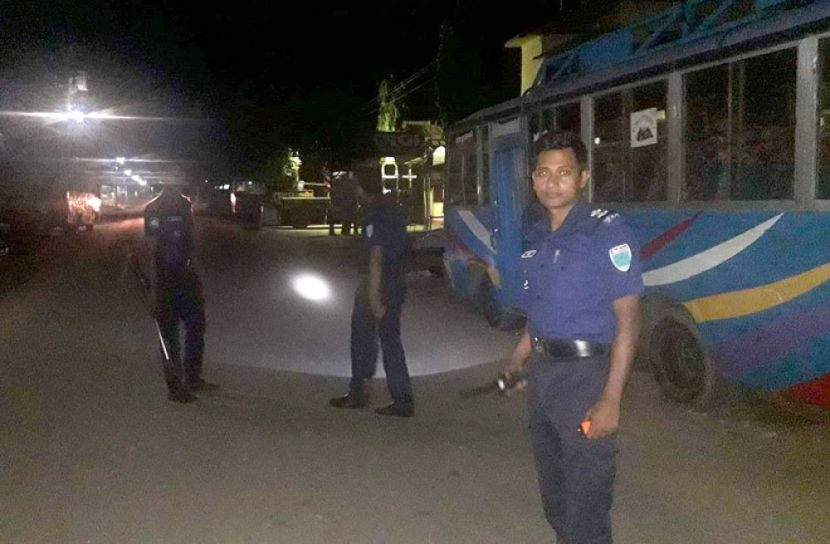 রাজধানীতে পুলিশের অভিযান, গ্রেফতার ৩৫