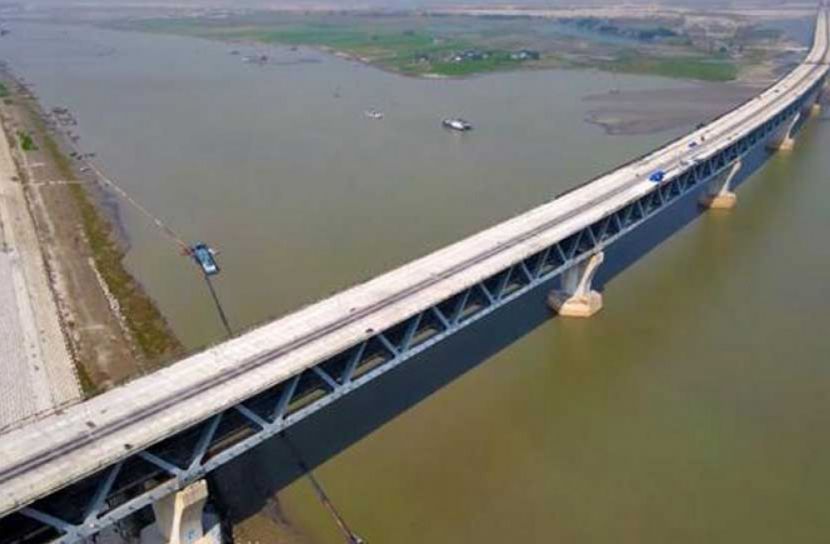 আগামী বছর পদ্মা সেতুতে চলবে গাড়ি