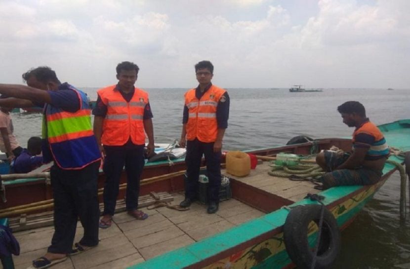 মেঘনা নদীতে বাল্কহেড ডুবে ২ শ্রমিক নিখোঁজ