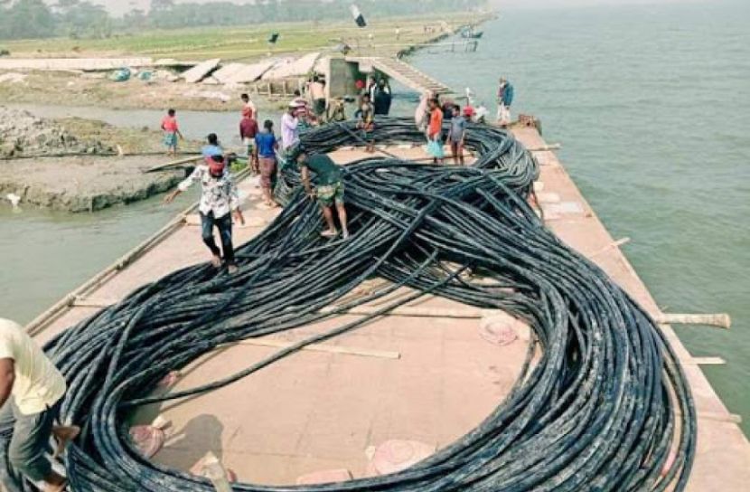 দুর্গম চরে সাবমেরিনে বিদ্যুৎ