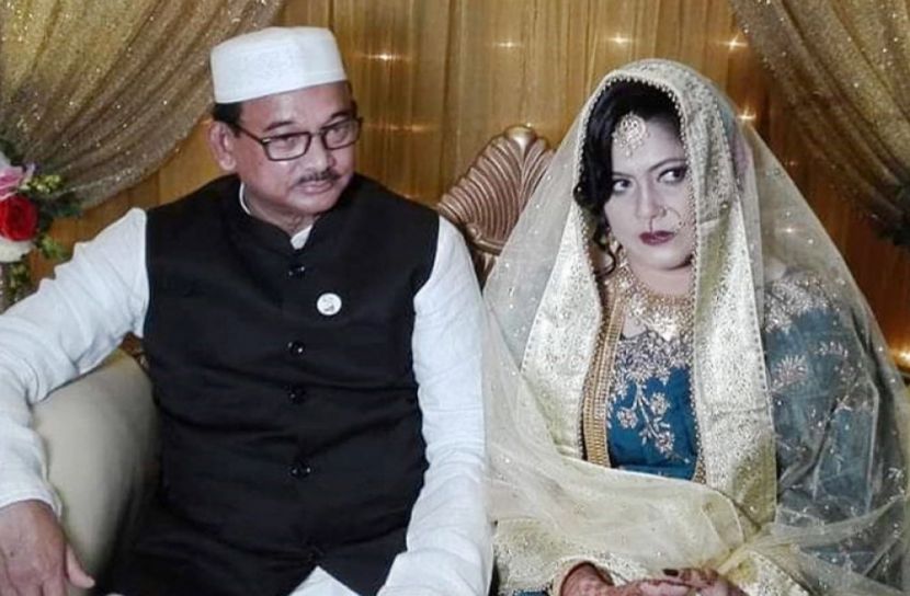 রেলমন্ত্রীর স্ত্রীর আগেও বিয়ে হয়েছিল, সন্তানও আছে