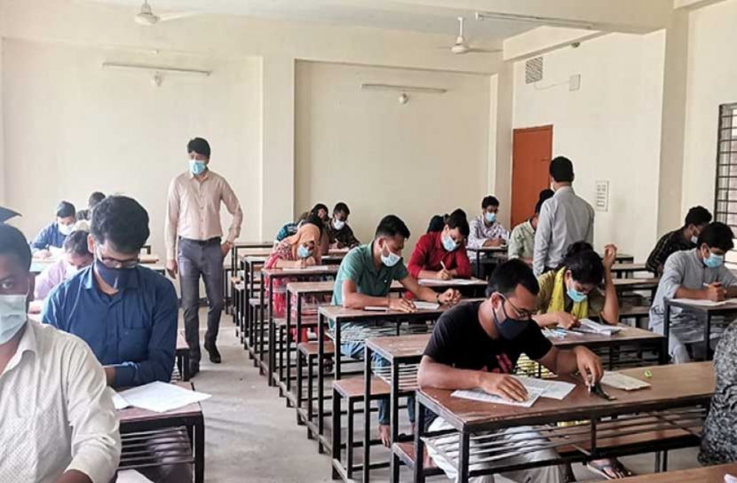 কুমিল্লা বিশ্ববিদ্যালয়ে পরীক্ষা