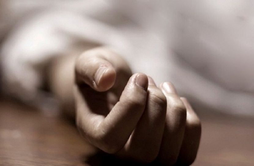 ঘুমন্ত বাবাকে কুড়াল দিয়ে কুপিয়ে হত্যা