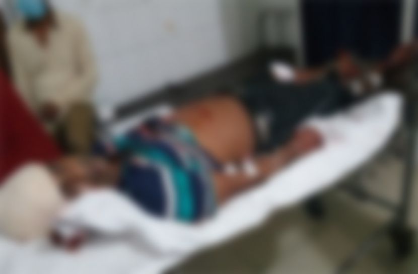 রাজধানীতে যুবককে প্রকাশ্যে কুপিয়ে জখম
