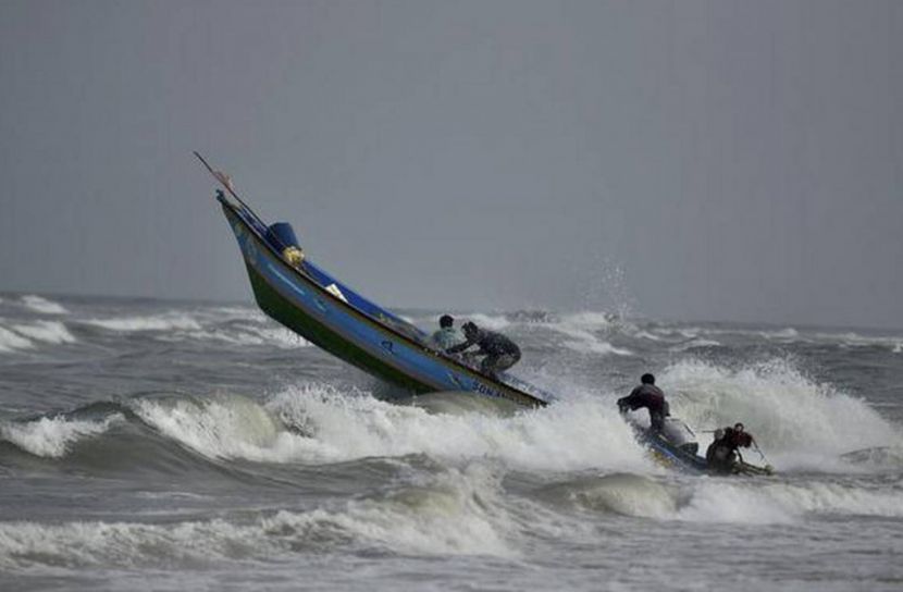 সাগরে ৩ নম্বর সংকেত